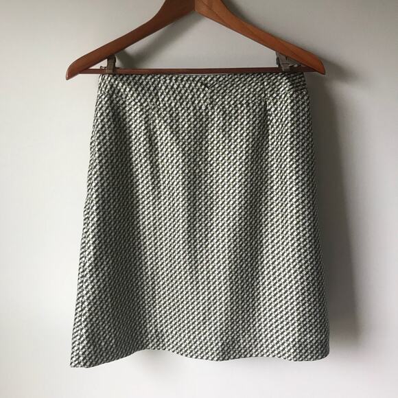 Banana Republic Silk Skirt - Picture 4 of 8